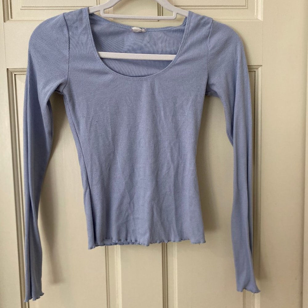 Scoop neck long sleeve top